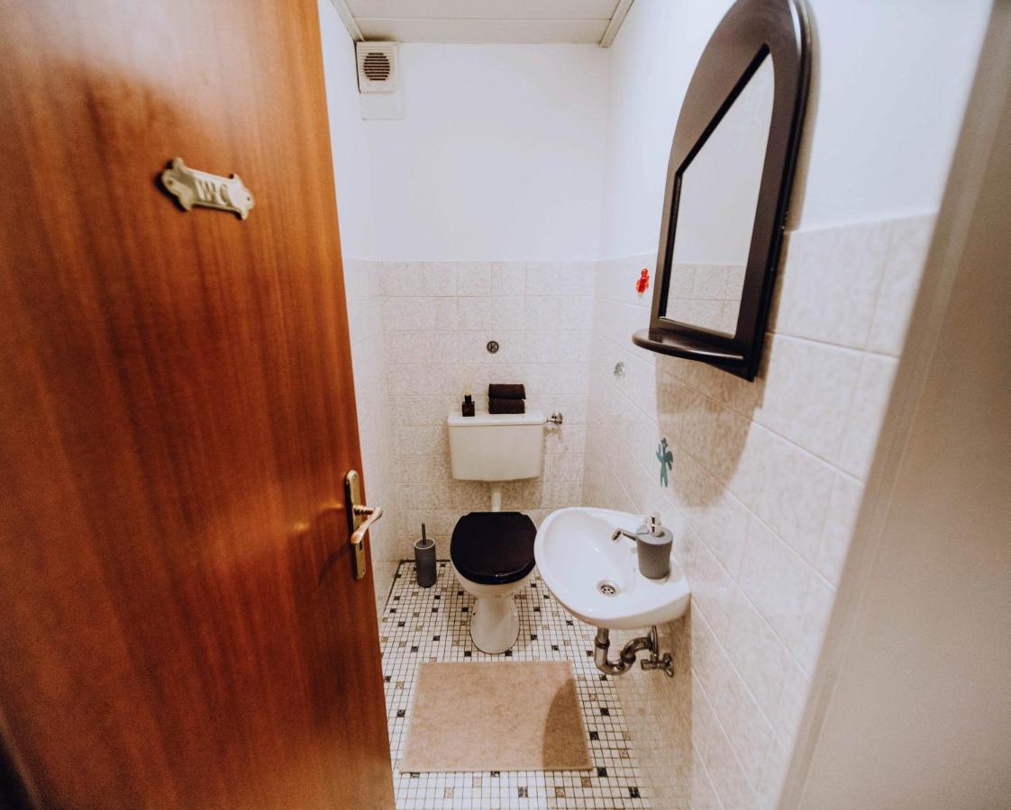 Grosse 3 Zimmer Ferienwohnung Koblenz Wallersheim Mit Pkw Stellplatz Exterior foto